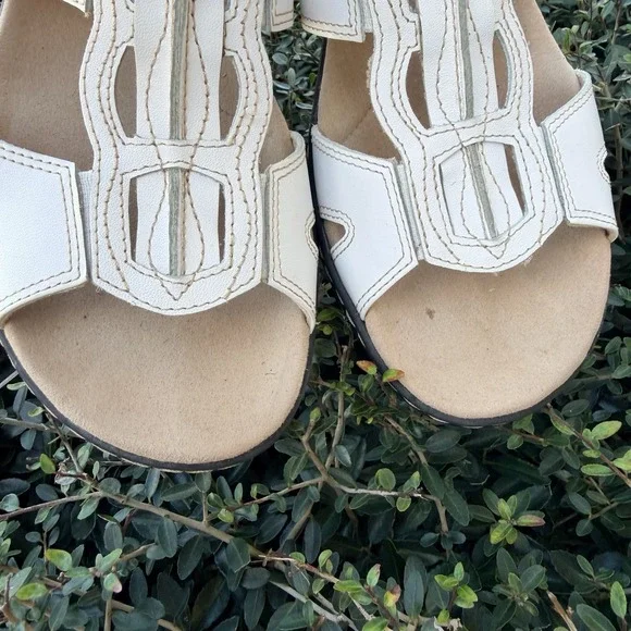 Clarks Leisa Skip White Leather Adjustable Sling back Sandals 10M - Picture 7 of 9